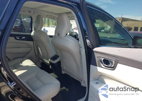 2021 Volvo Xc60 T5 Inscription z USA, uszkodzony, nr VIN YV4102DL4M1829834